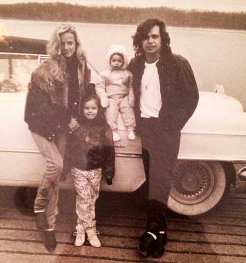 Victoria Granucci with ex-husband John Mellencamp and their two daughters
