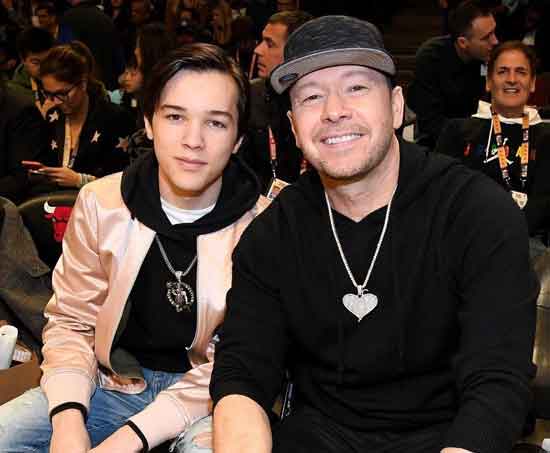 Elijah Hendrix Wahlberg with father Donnie Wahlberg