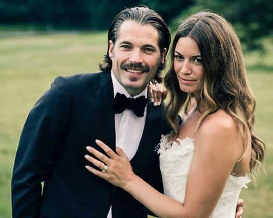 Linzey Rozon and Tim Rozon's wedding photo