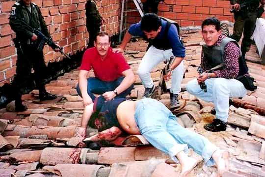 Pablo Escobar died with the gunshot in December 1993